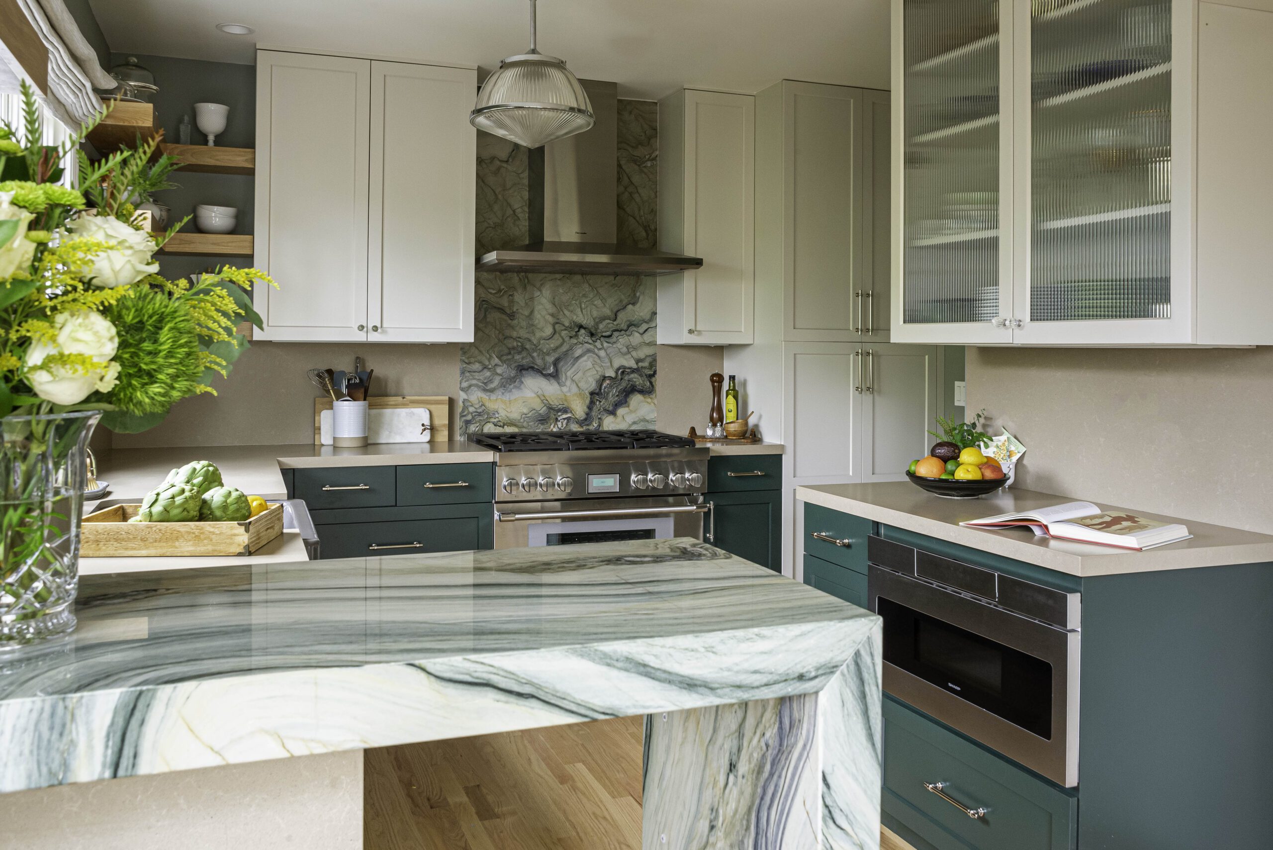 Modern Kitchen with quartz countertop in Silicon Valley California